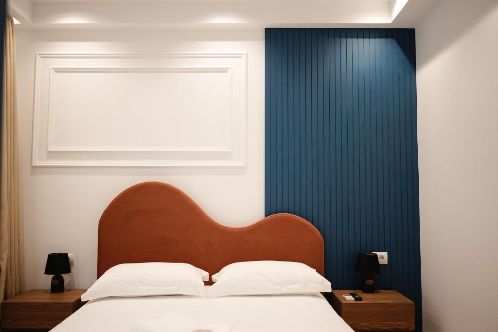 Regular Couple Room